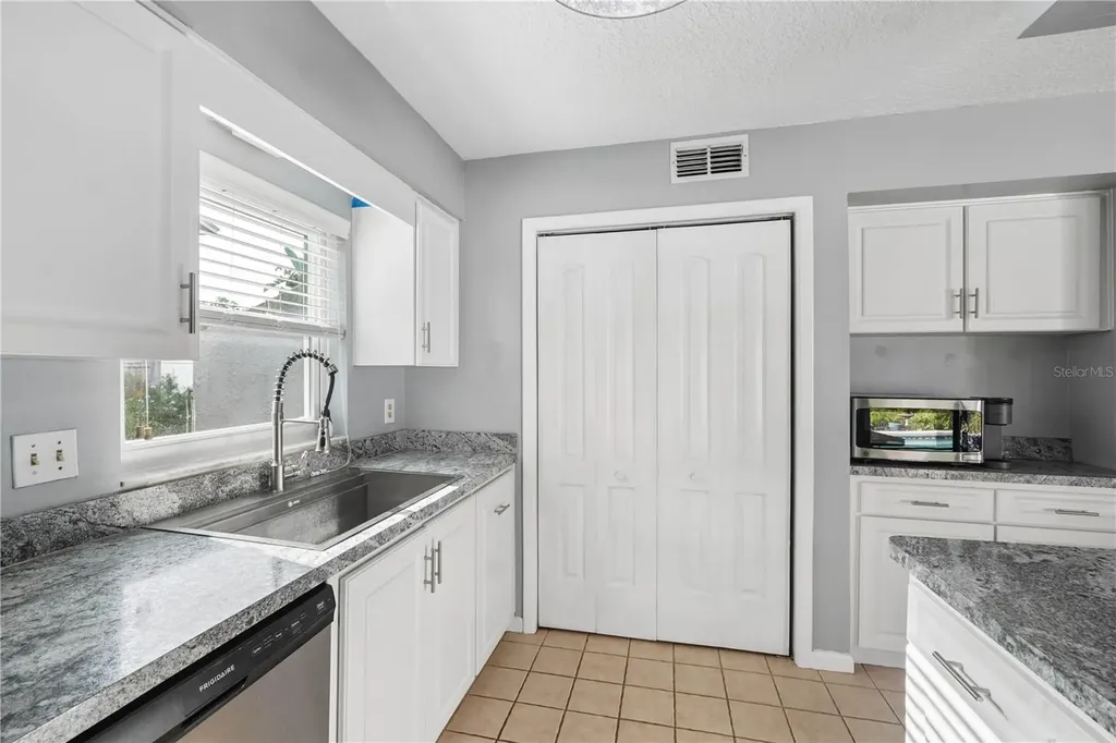 4712 Deerwalk Avenue Tampa FL 33624