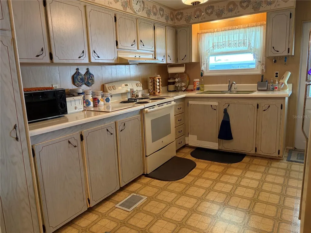 5304 Cherry Hill Avenue Sarasota FL 34234