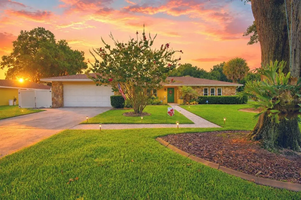 902 Crestview Drive Auburndale FL 33823