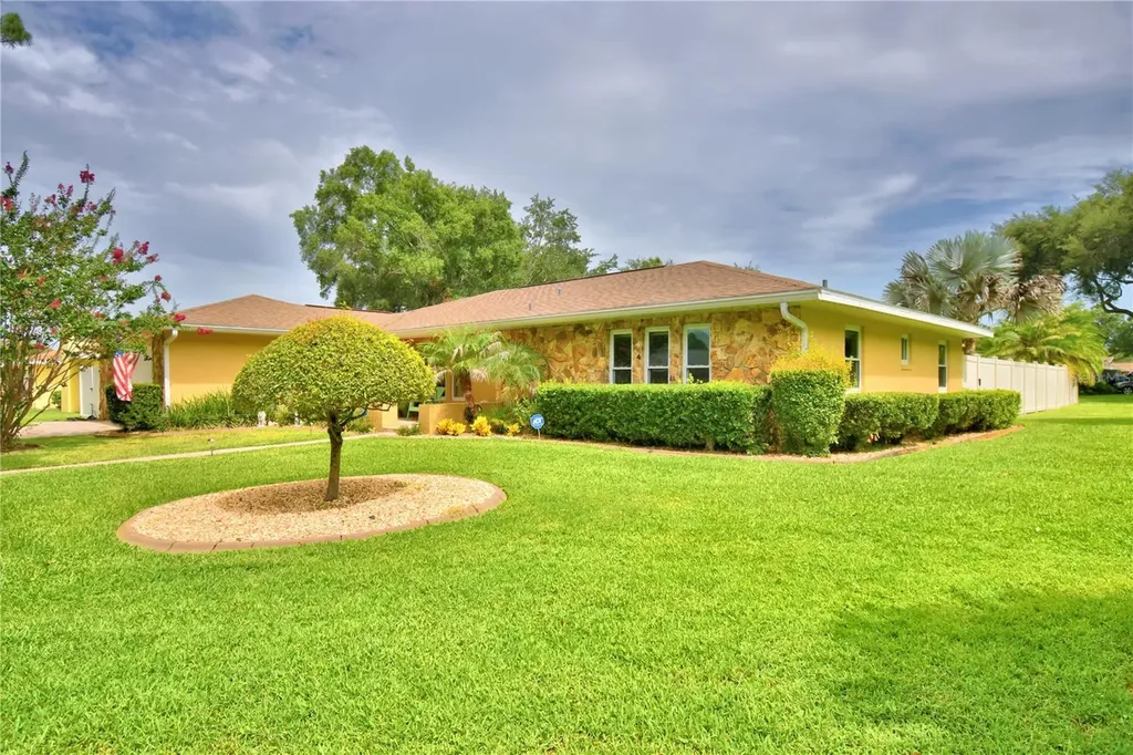902 Crestview Drive Auburndale FL 33823