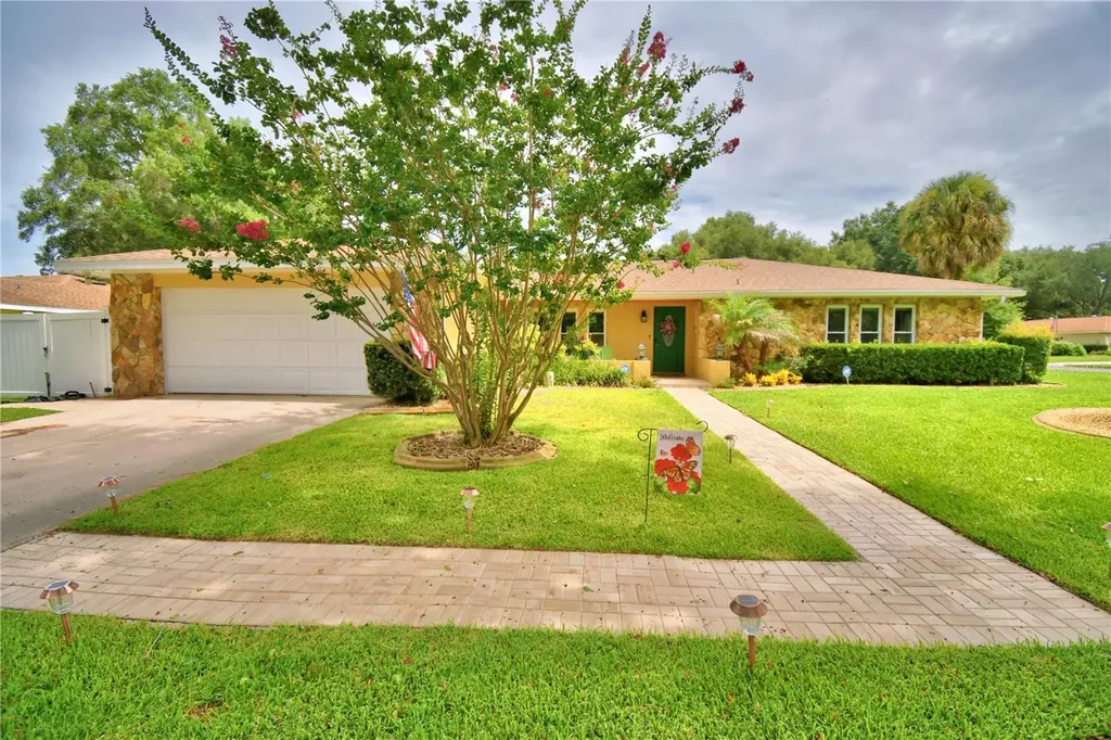 902 Crestview Drive Auburndale FL 33823