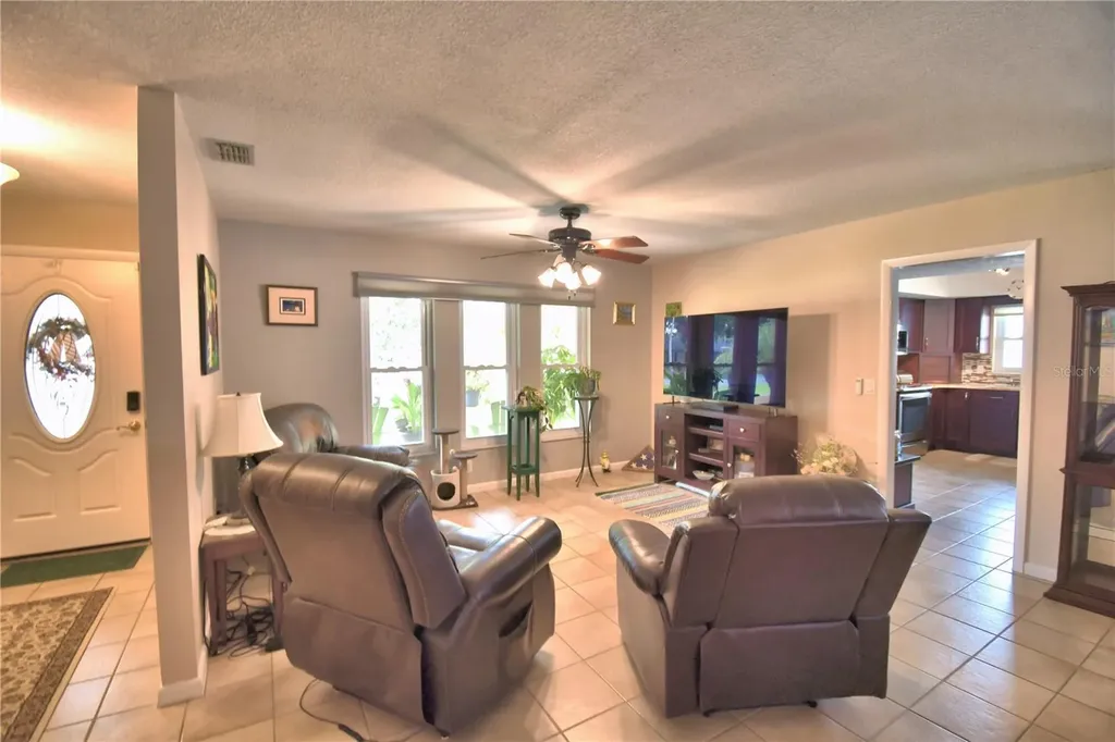 902 Crestview Drive Auburndale FL 33823