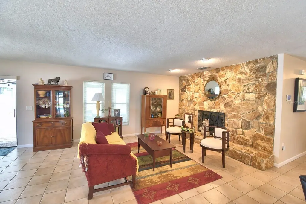 902 Crestview Drive Auburndale FL 33823
