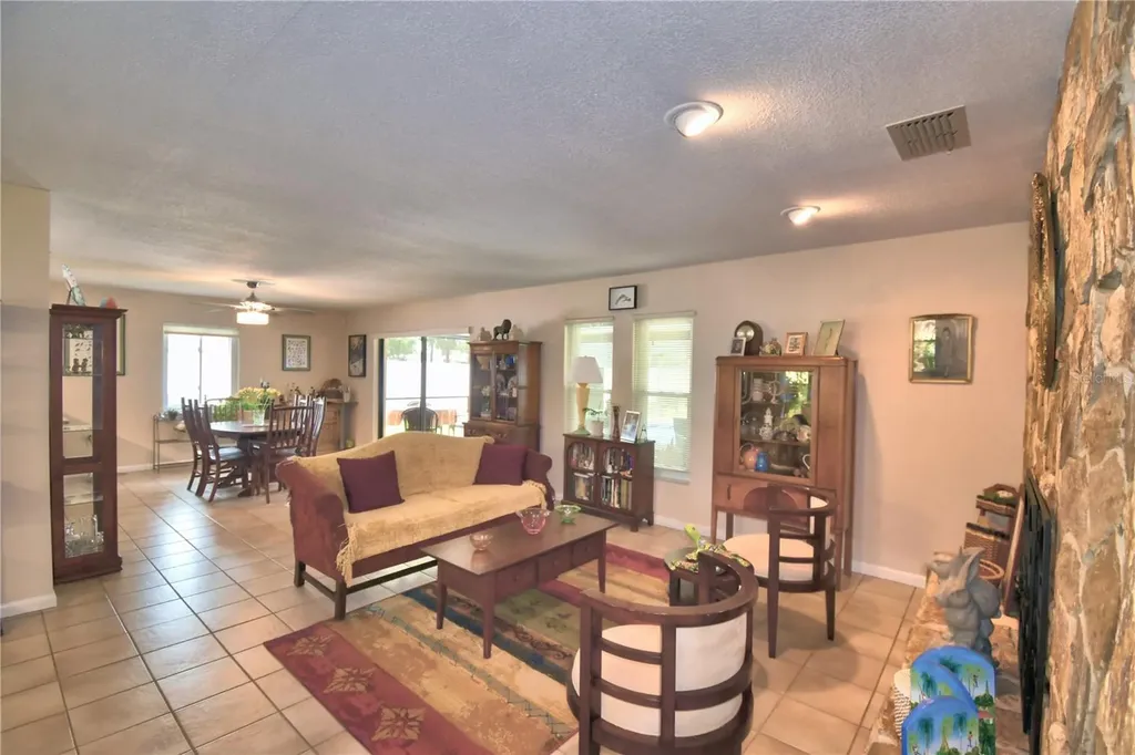 902 Crestview Drive Auburndale FL 33823