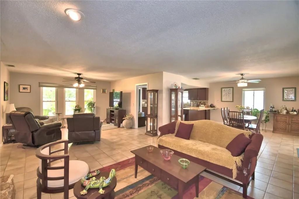 902 Crestview Drive Auburndale FL 33823