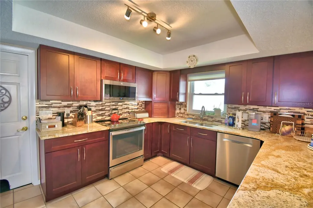 902 Crestview Drive Auburndale FL 33823