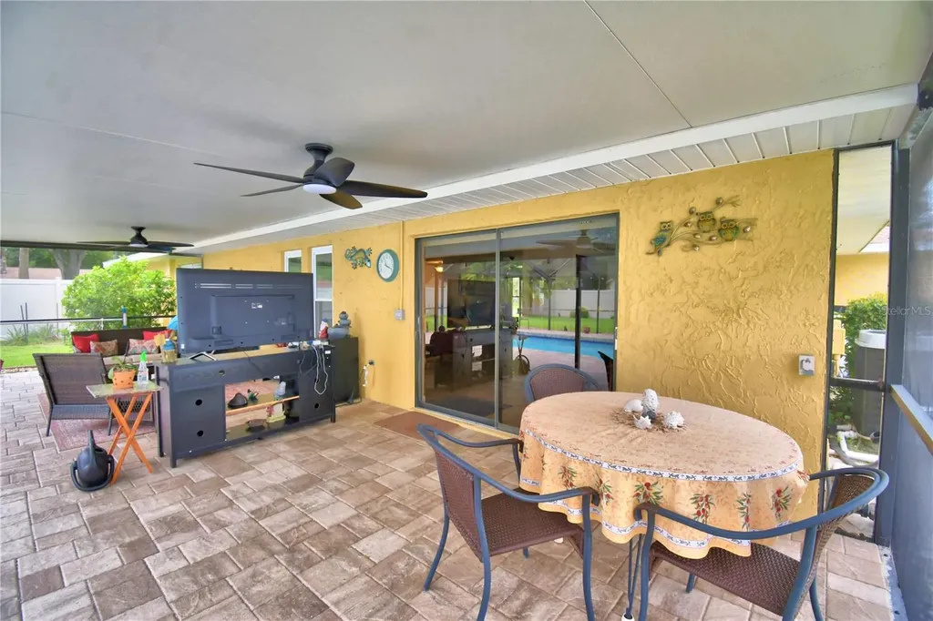 902 Crestview Drive Auburndale FL 33823