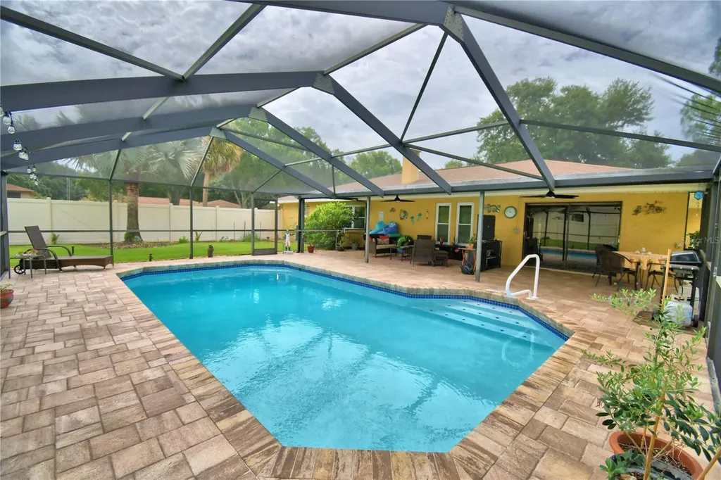 902 Crestview Drive Auburndale FL 33823