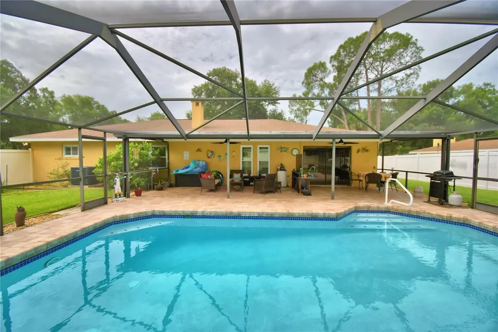 902 Crestview Drive Auburndale FL 33823