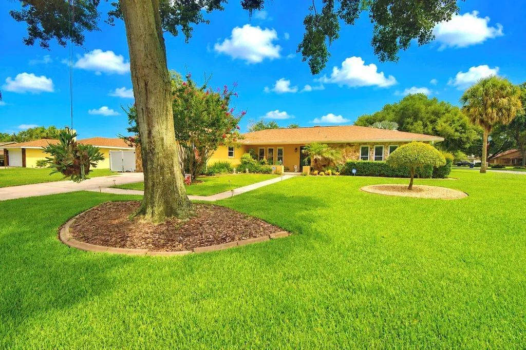 902 Crestview Drive Auburndale FL 33823