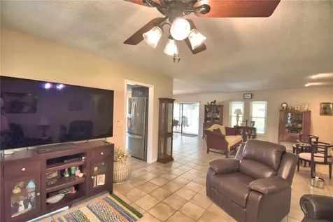 902 Crestview Drive Auburndale FL 33823