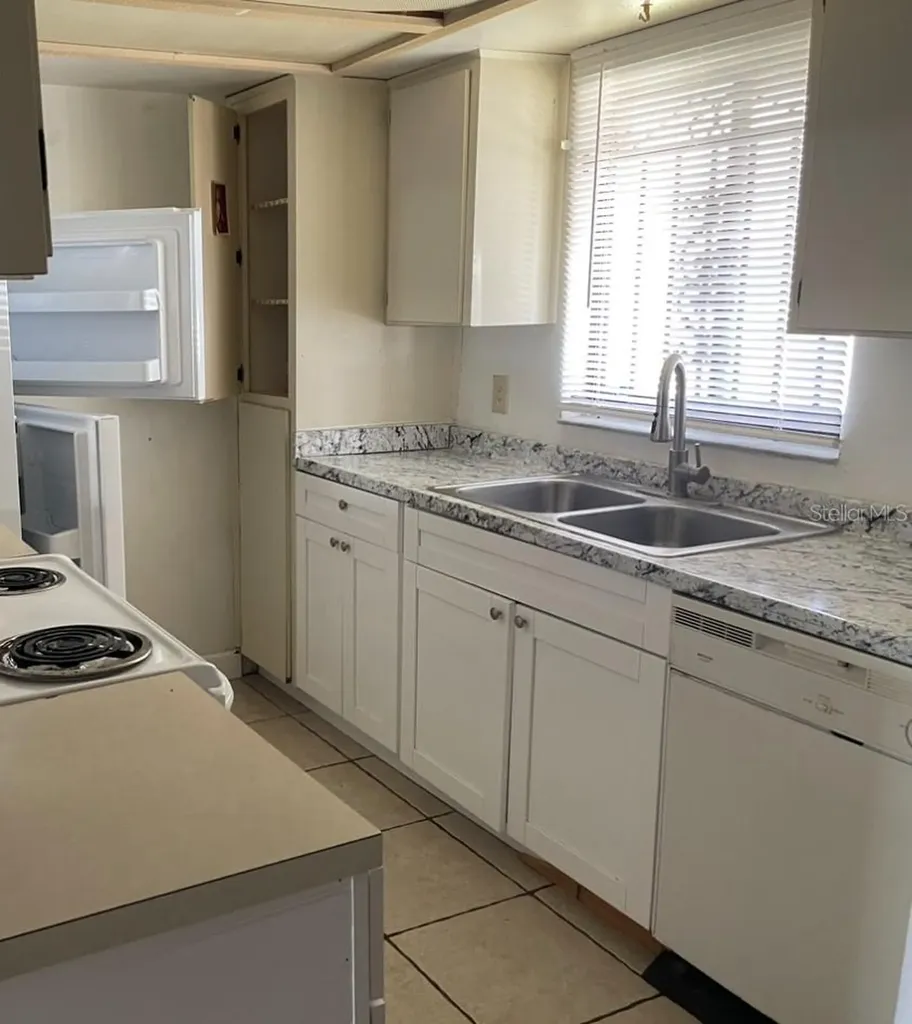4013 Cedarlimb Court Tampa FL 33614