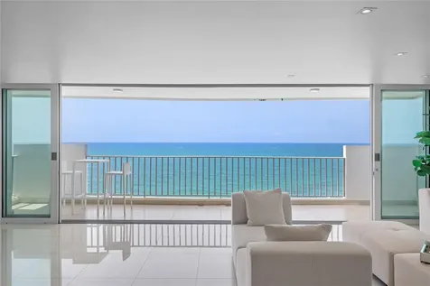 1379 Paseo Don Juan San Juan PR 00921