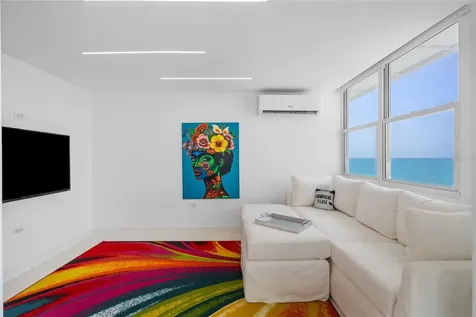 1379 Paseo Don Juan San Juan PR 00921