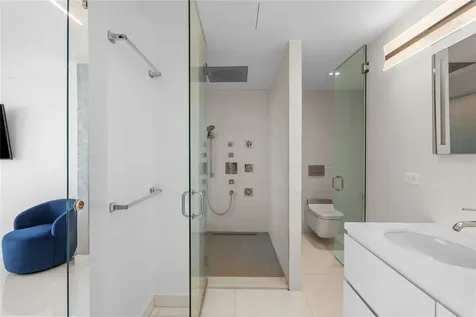 1379 Paseo Don Juan San Juan PR 00921
