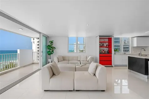 1379 Paseo Don Juan San Juan PR 00921