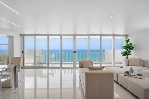 1379 Paseo Don Juan San Juan PR 00921