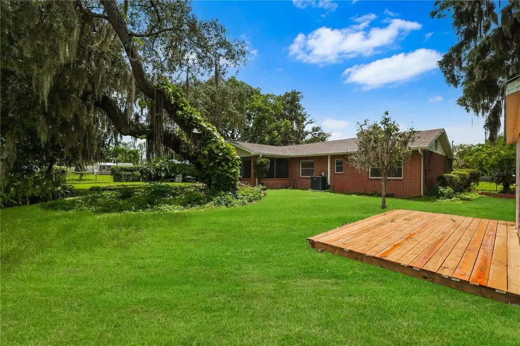 1805 Dierker Drive Valrico FL 33596