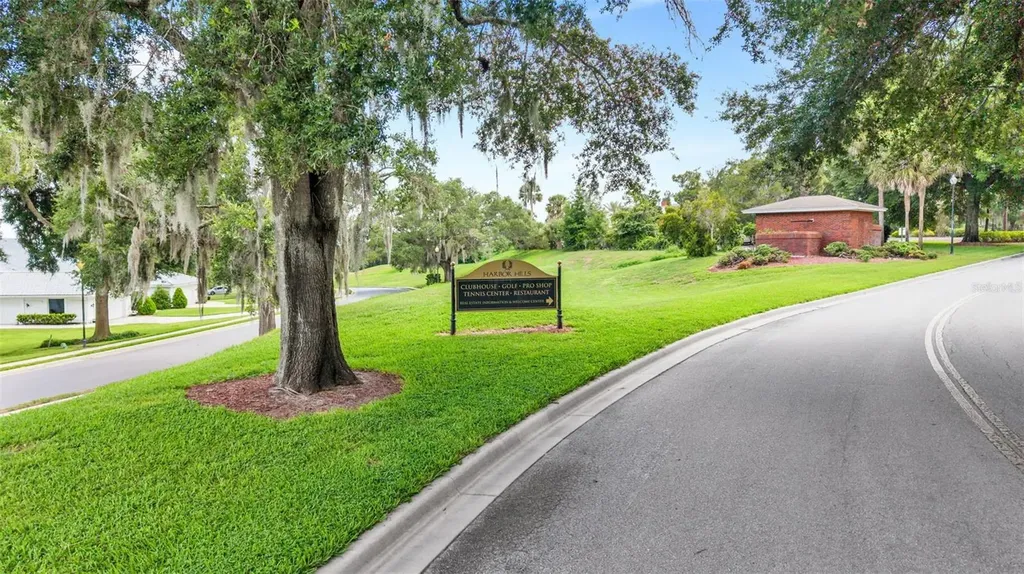 5701 Crestview Drive Lady Lake FL 32159