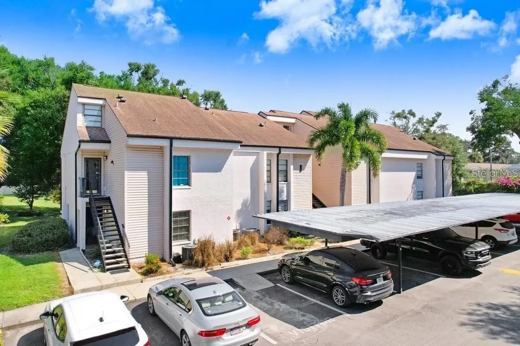 4833 Puritan Circle Tampa FL 33617