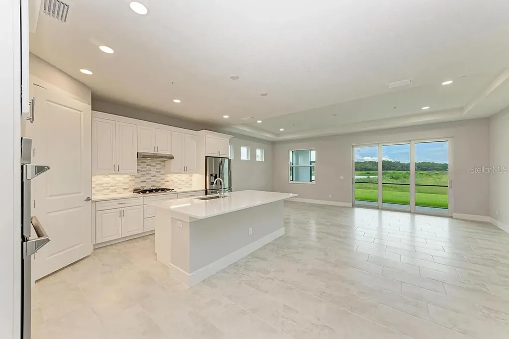 10016 Rembrandt Way Bradenton FL 34212