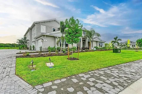 10016 Rembrandt Way Bradenton FL 34212