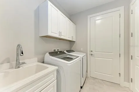 10016 Rembrandt Way Bradenton FL 34212