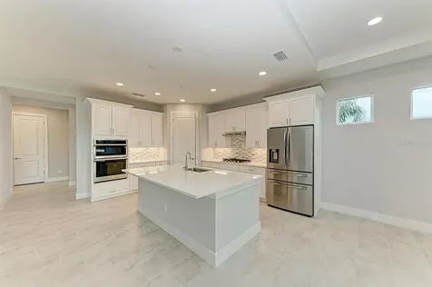 10016 Rembrandt Way Bradenton FL 34212