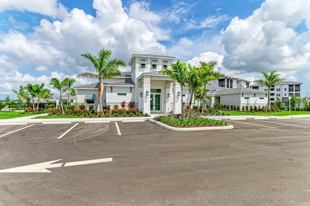 10016 Rembrandt Way Bradenton FL 34201