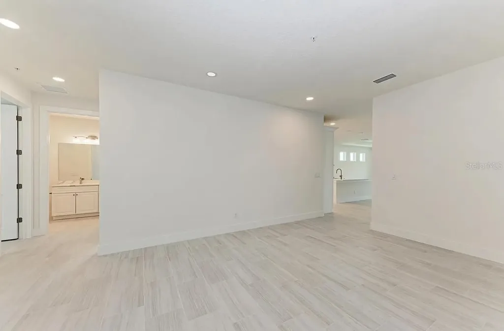 10016 Rembrandt Way Bradenton FL 34201