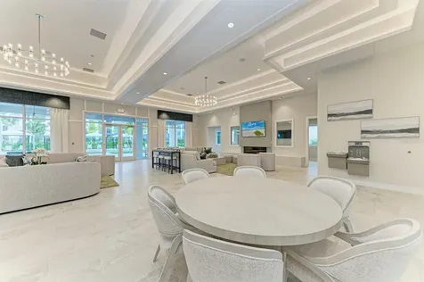 10016 Rembrandt Way Bradenton FL 34201