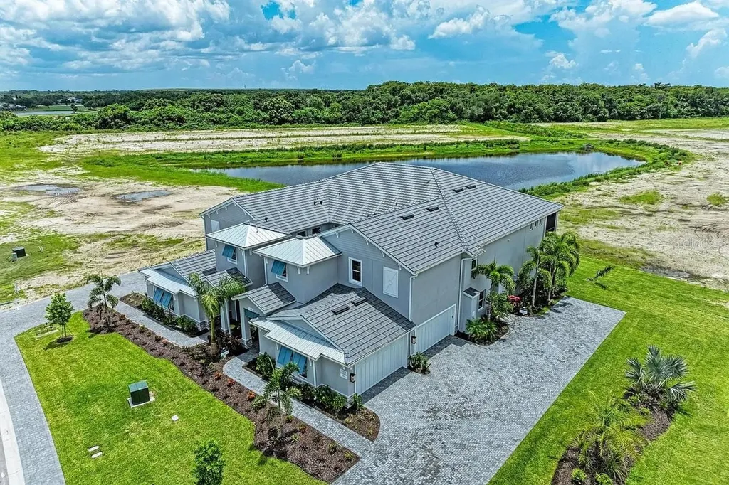 10016 Rembrandt Way Bradenton FL 34201