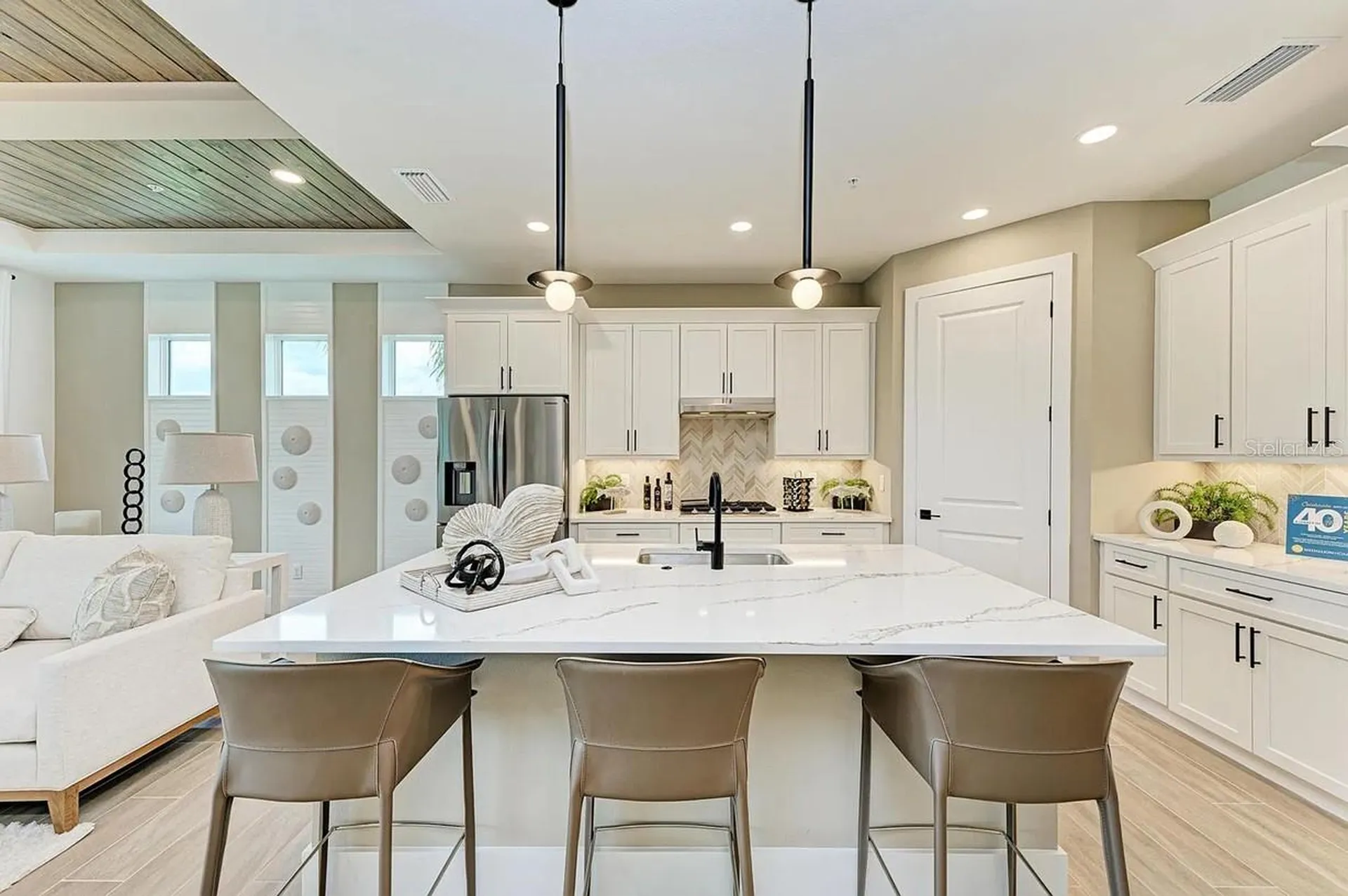 10016 Rembrandt Way Bradenton FL 34201