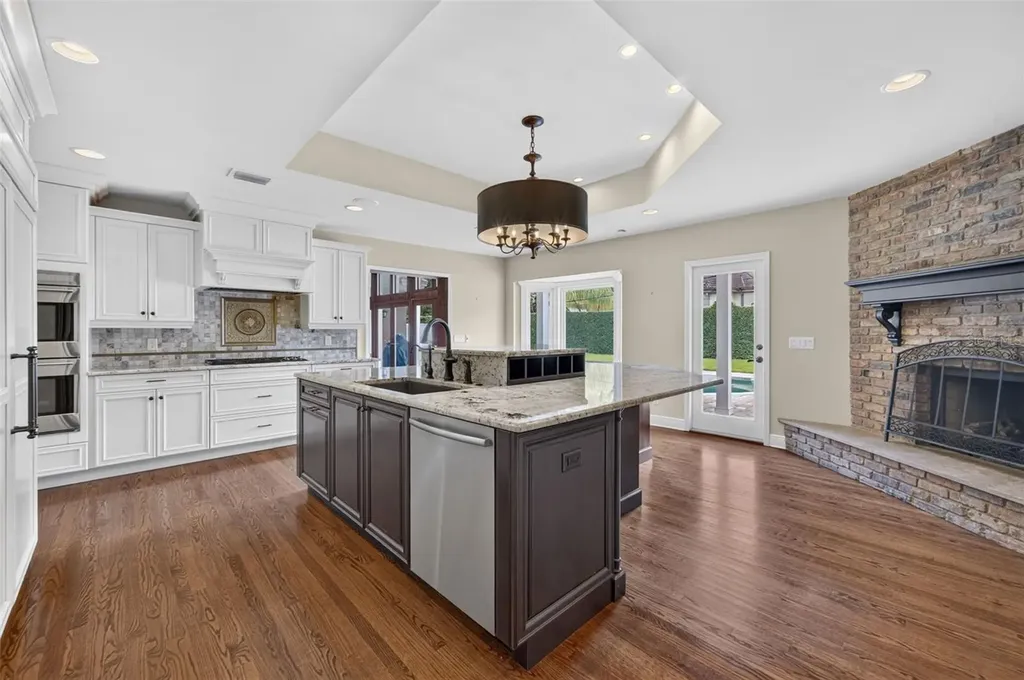 2410 Lake Shore Drive Orlando FL 32803