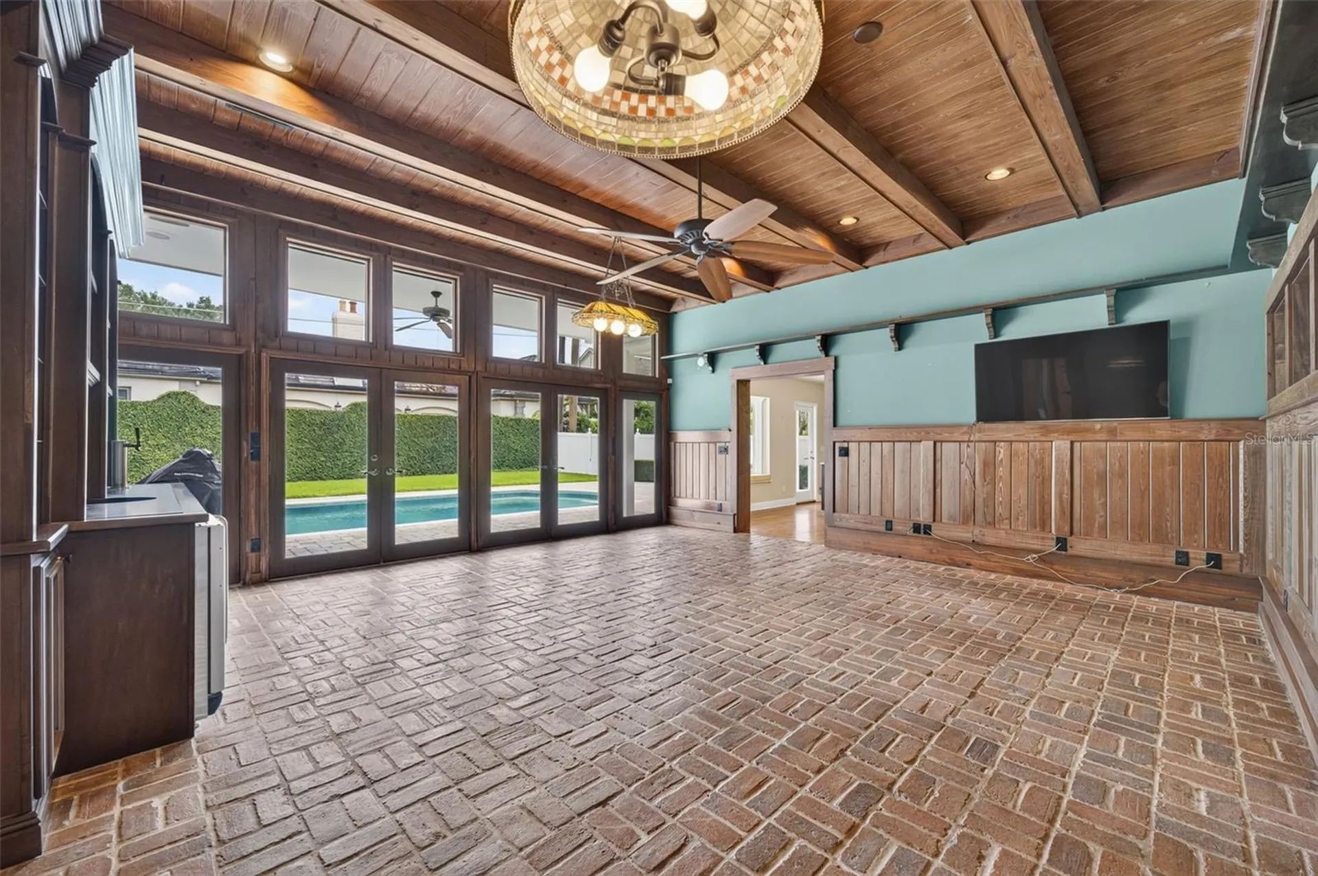 2410 Lake Shore Drive Orlando FL 32803