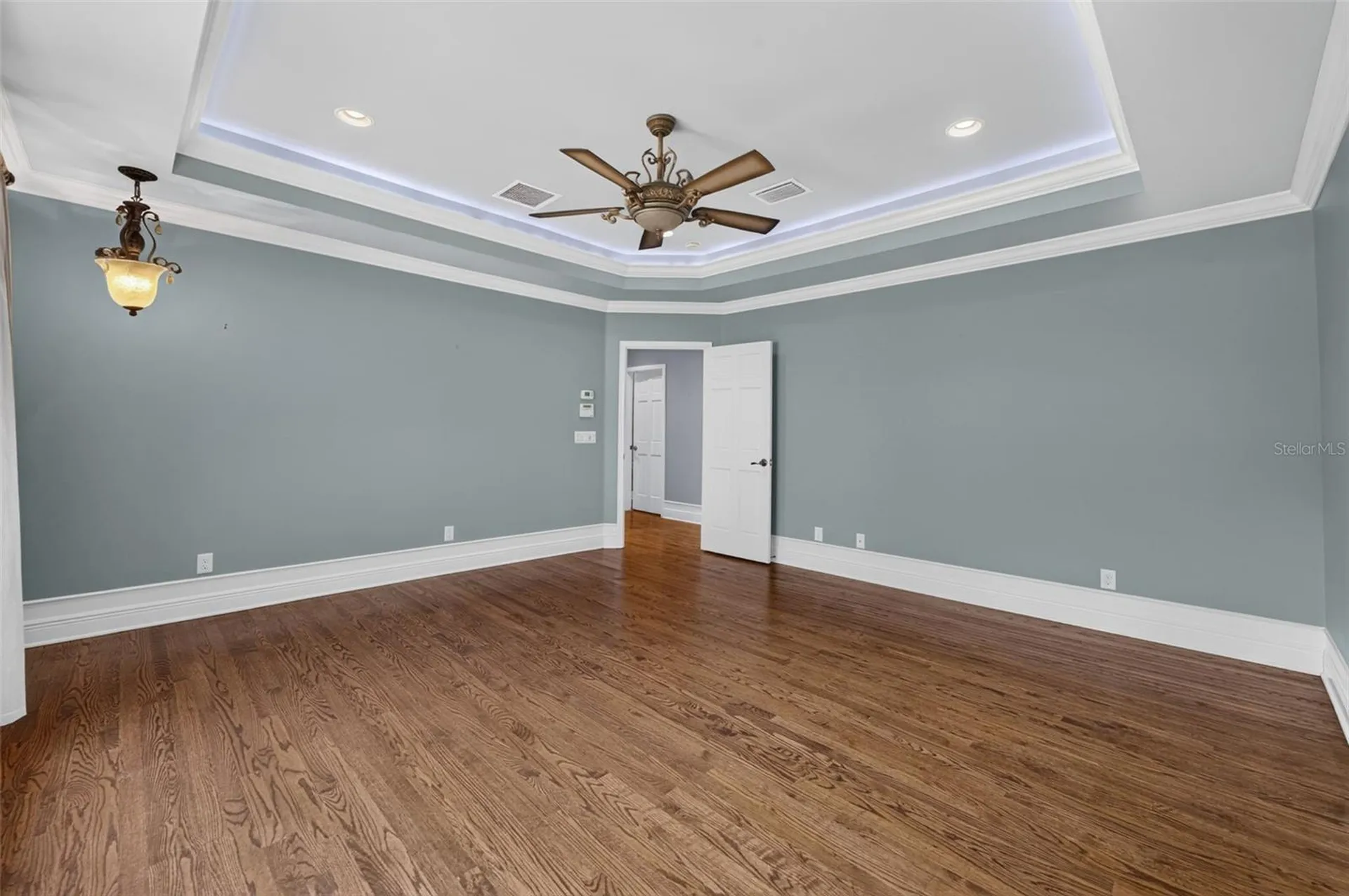 2410 Lake Shore Drive Orlando FL 32803