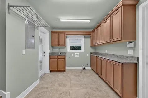 2410 Lake Shore Drive Orlando FL 32803