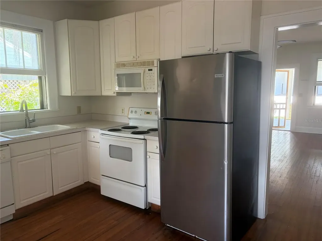 1555 7th Street Sarasota FL 34236