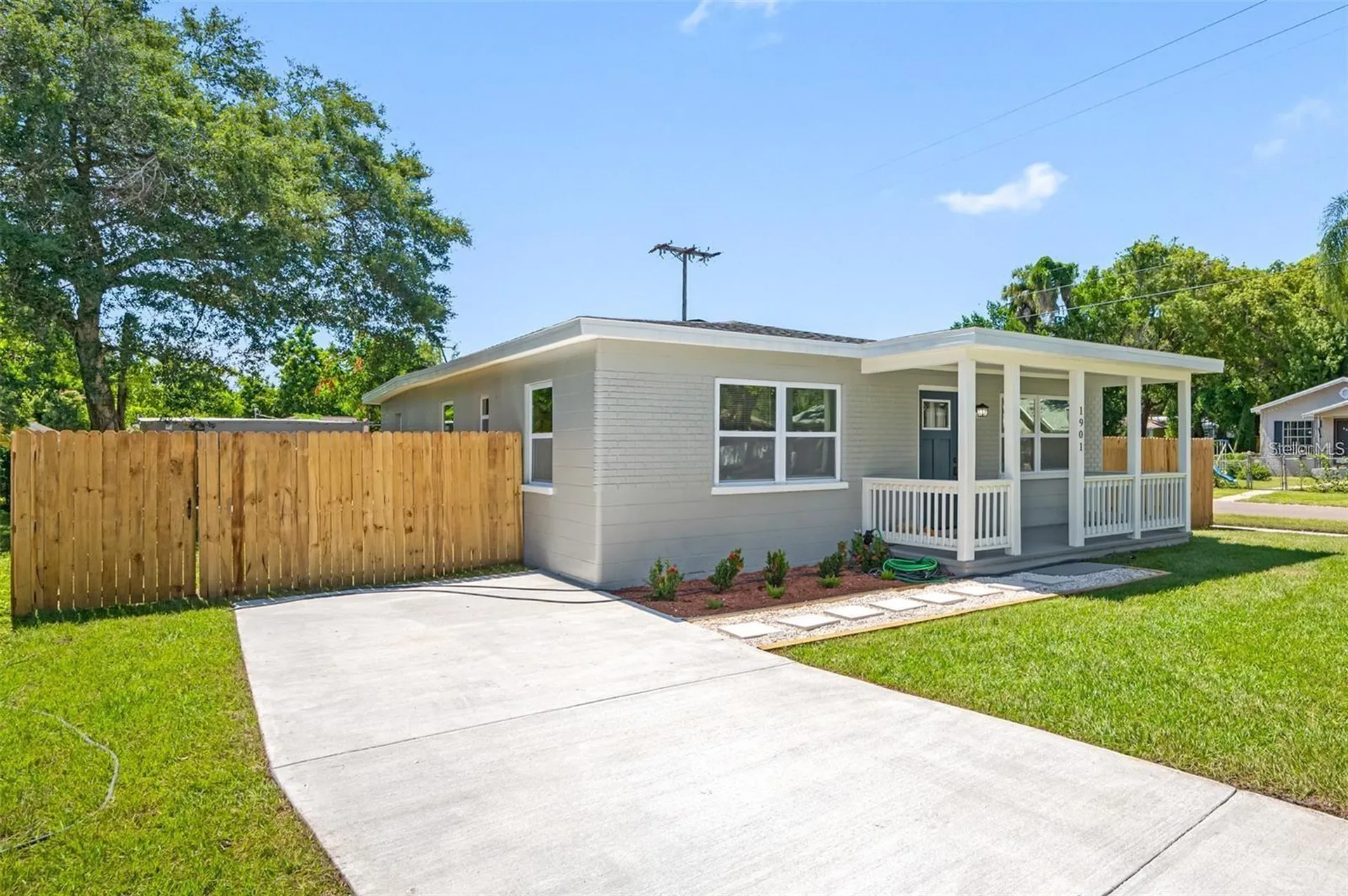 1901 E New Orleans Avenue Tampa FL 33610