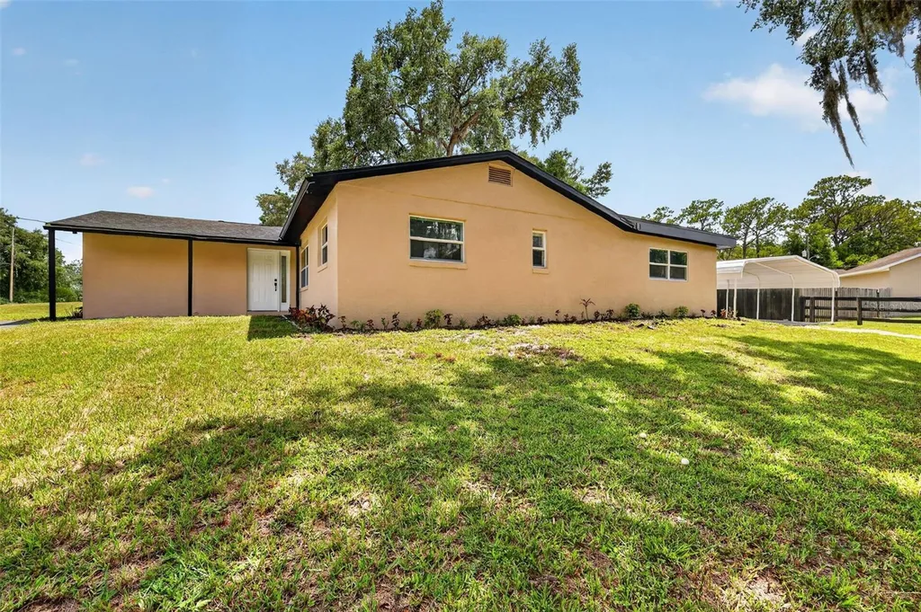 708 Cindy Avenue Fruitland Park FL 34731