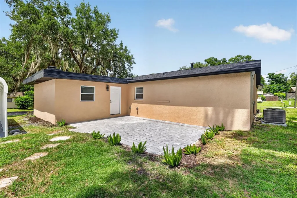 708 Cindy Avenue Fruitland Park FL 34731