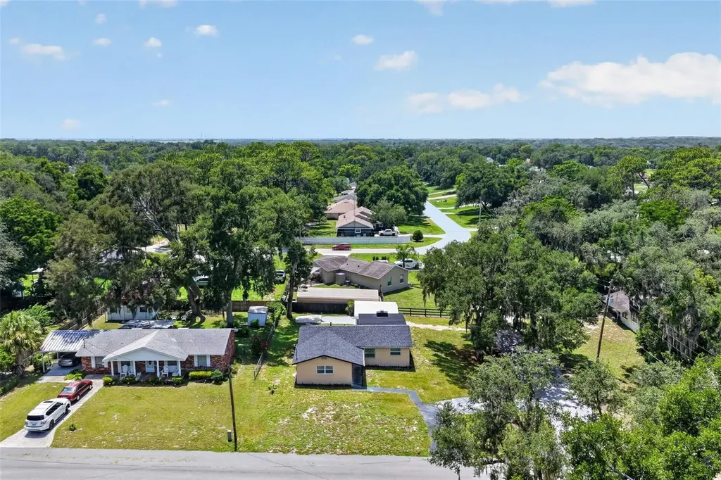 708 Cindy Avenue Fruitland Park FL 34731