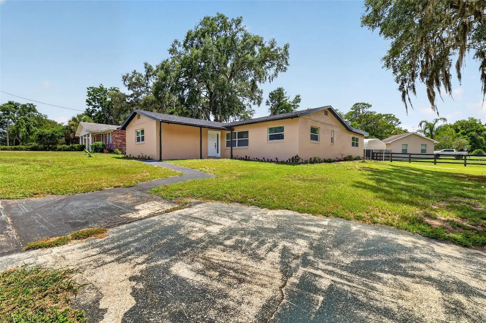 708 Cindy Avenue Fruitland Park FL 34731
