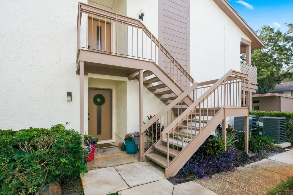 511 Mistletoe Court Safety Harbor FL 34695