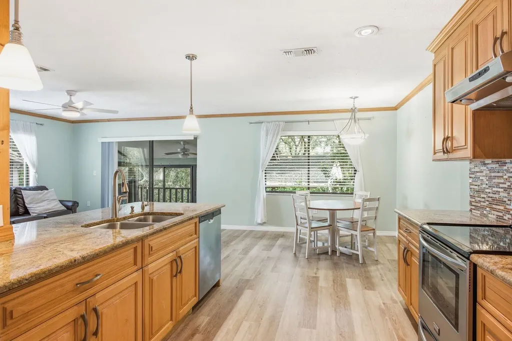 511 Mistletoe Court Safety Harbor FL 34695