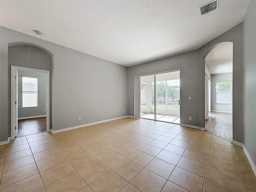 2021 Rutherford Drive Dover FL 33527