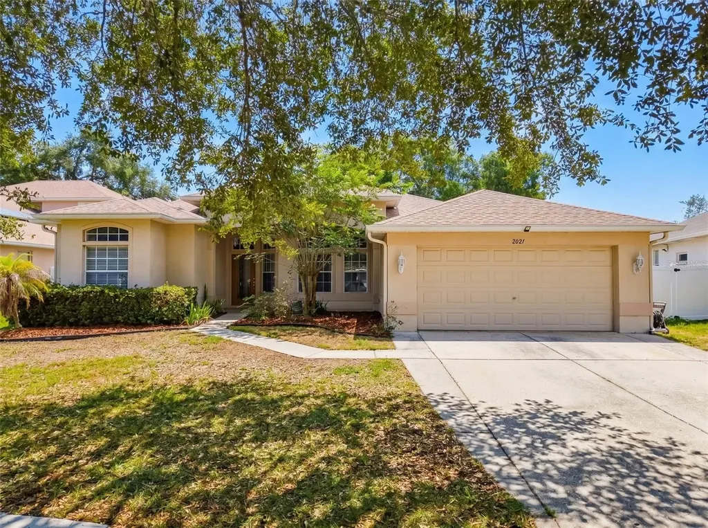 2021 Rutherford Drive Dover FL 33527