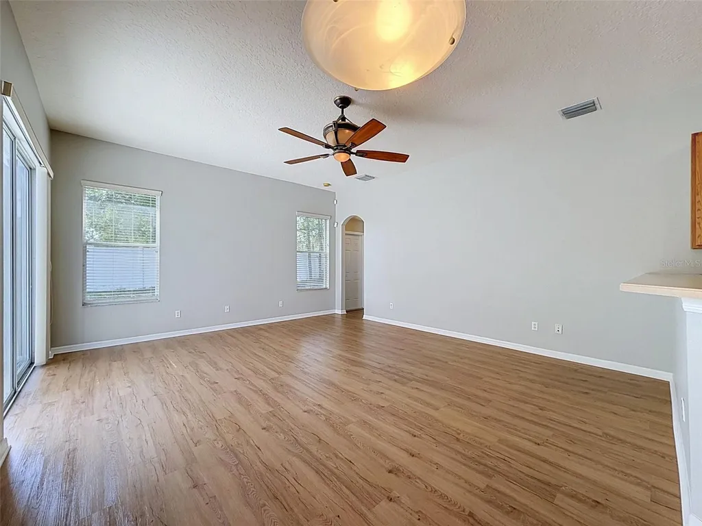 2021 Rutherford Drive Dover FL 33527