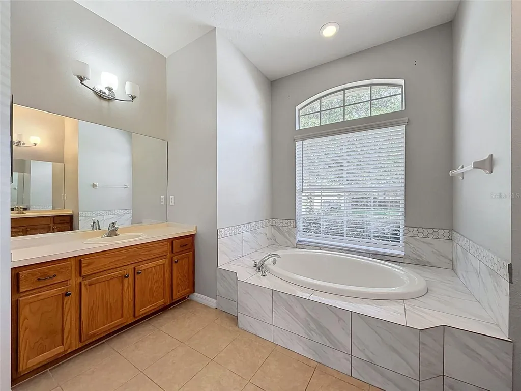 2021 Rutherford Drive Dover FL 33527