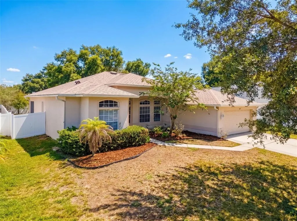 2021 Rutherford Drive Dover FL 33527